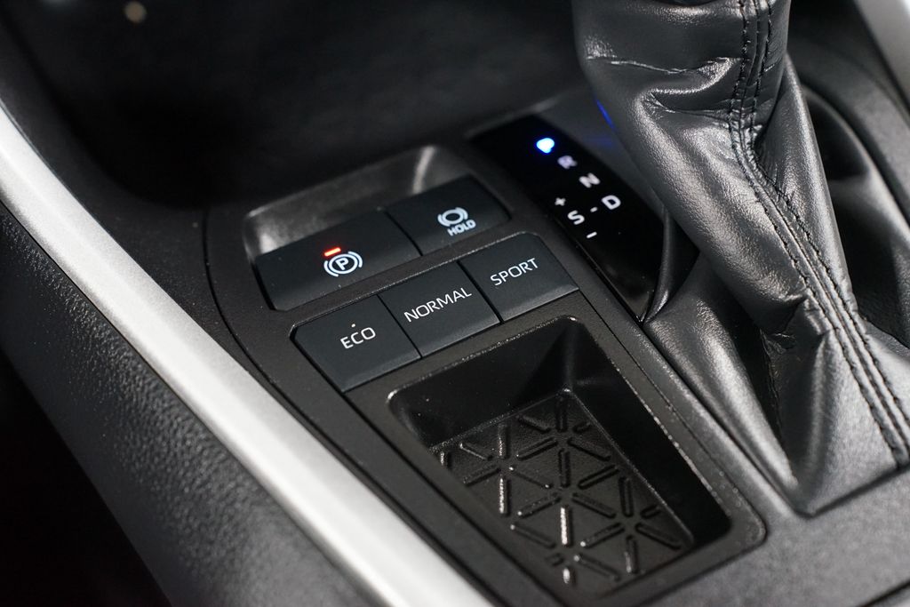 Thumbnail: 2025 Toyota RAV4 - 22