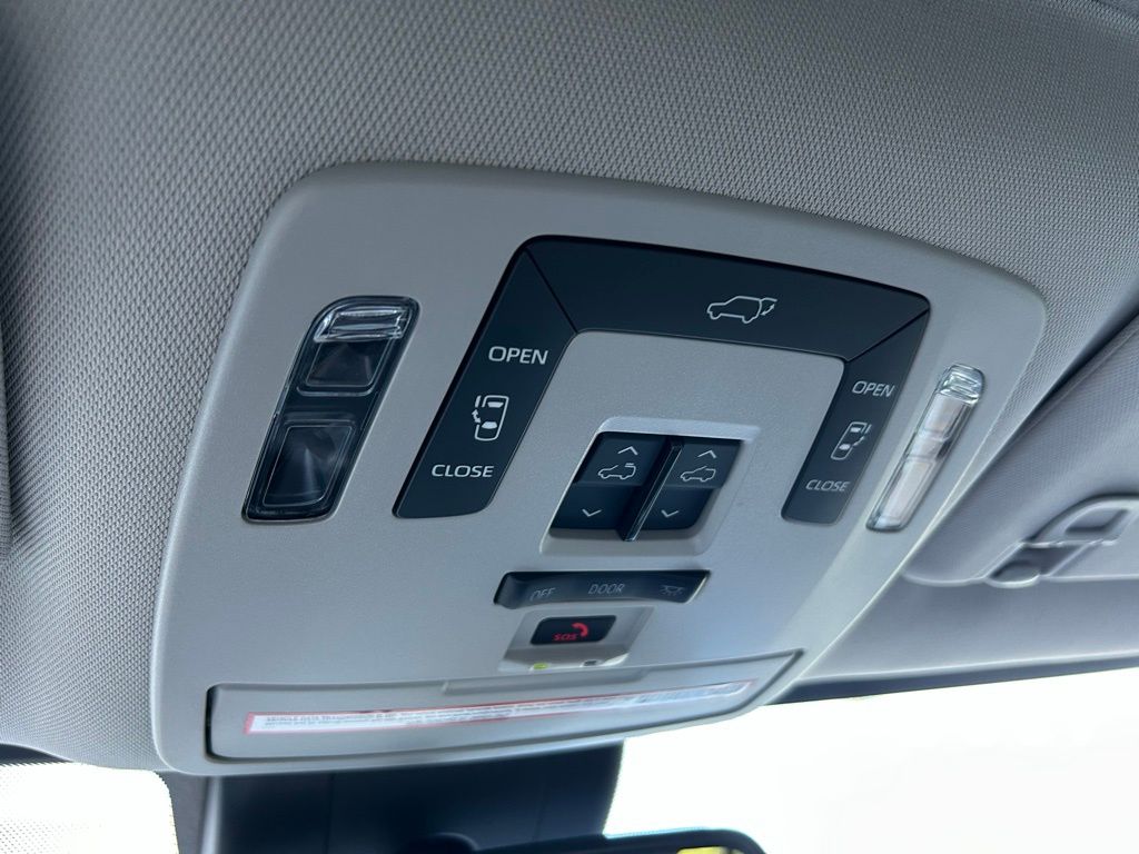 Thumbnail: 2023 Toyota Sienna - 30