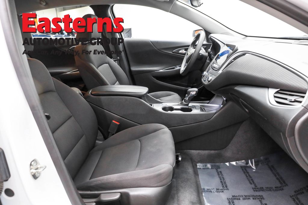 Used 2023 White Chevrolet LT image 23