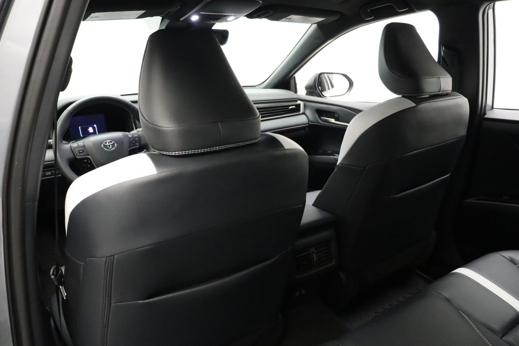 Thumbnail: 2025 Toyota Camry - 20