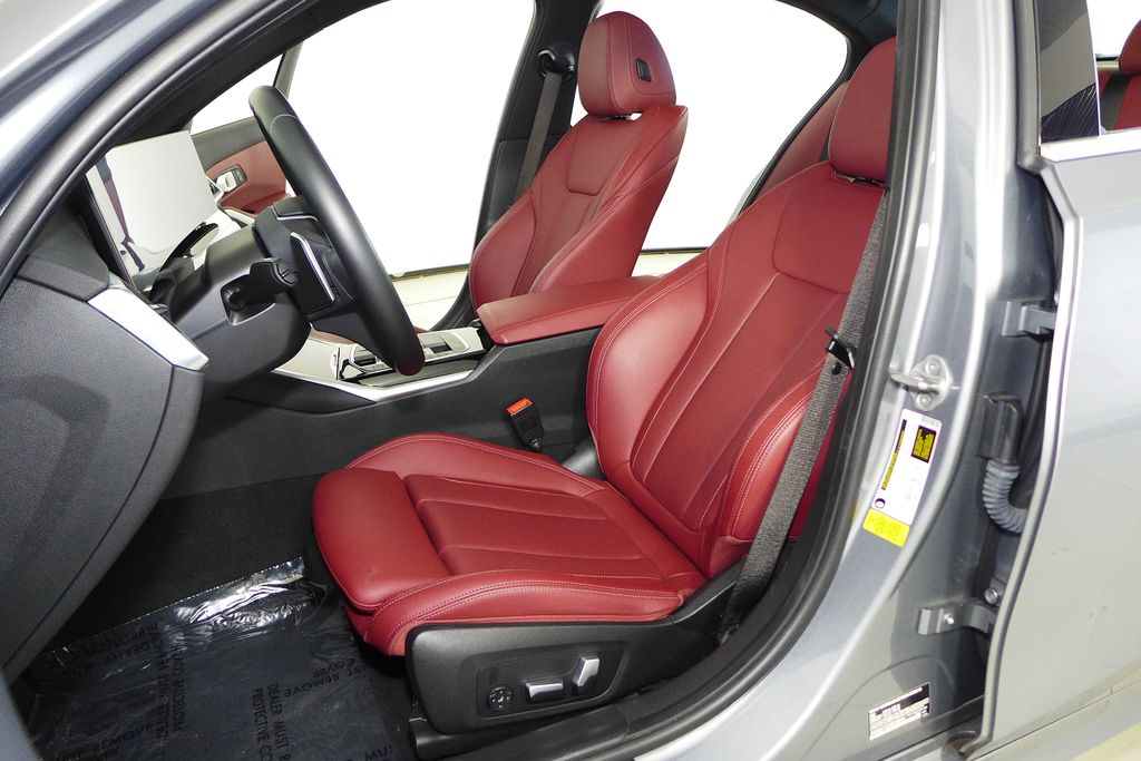 Thumbnail: 2024 BMW 3 Series - 22