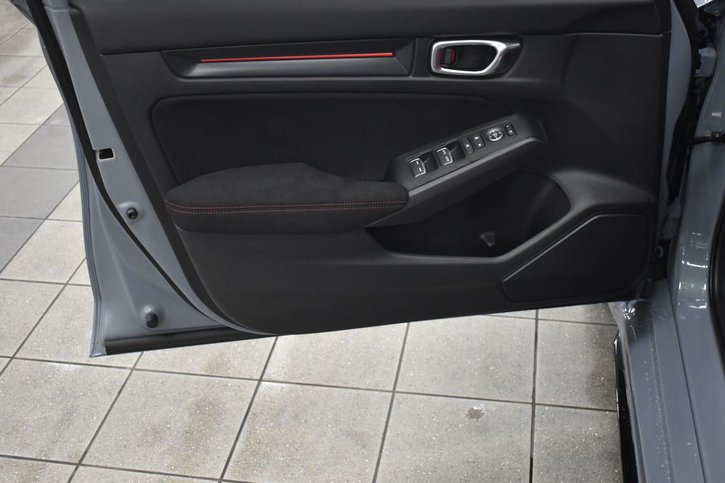 2025 Honda Civic Type R 8