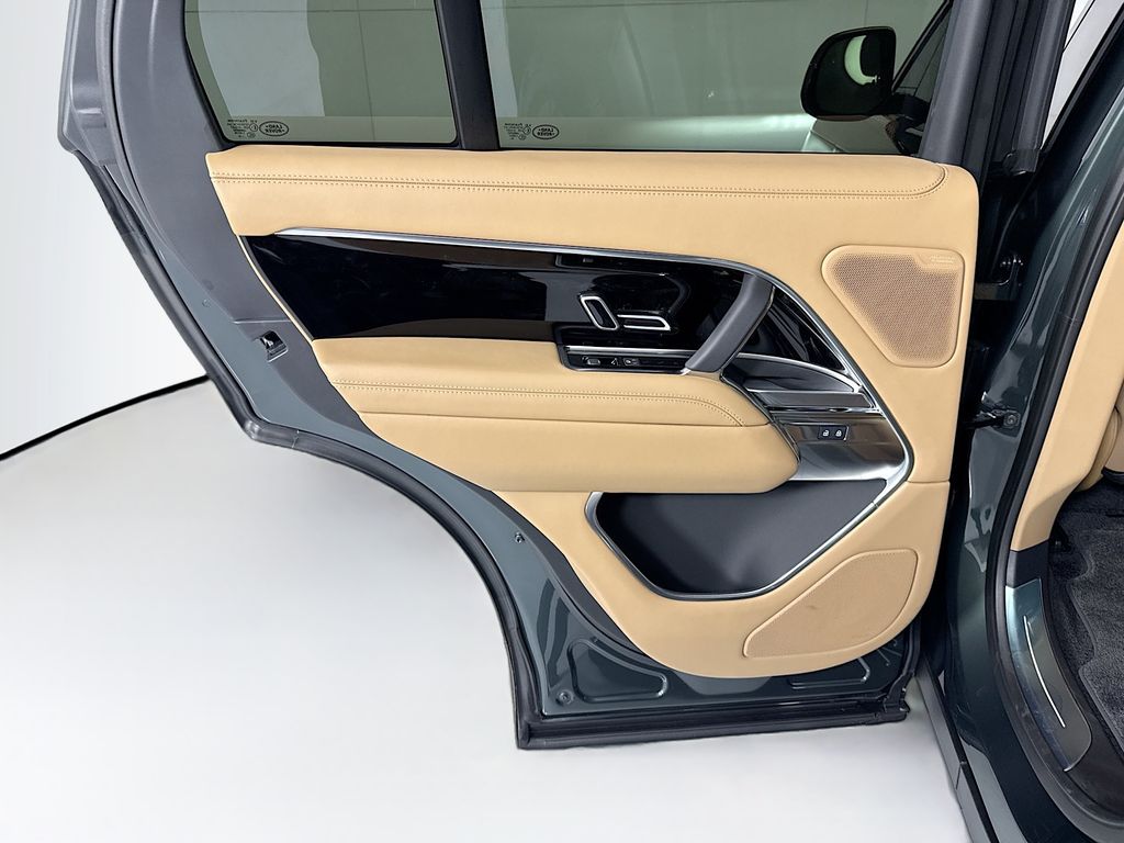 Thumbnail: 2026 Land Rover Range Rover - 27