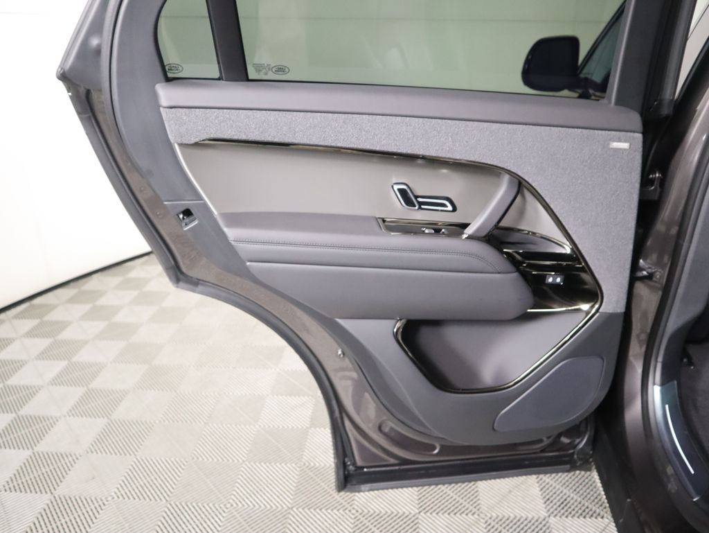 Thumbnail: 2026 Land Rover Range Rover Sport - 28