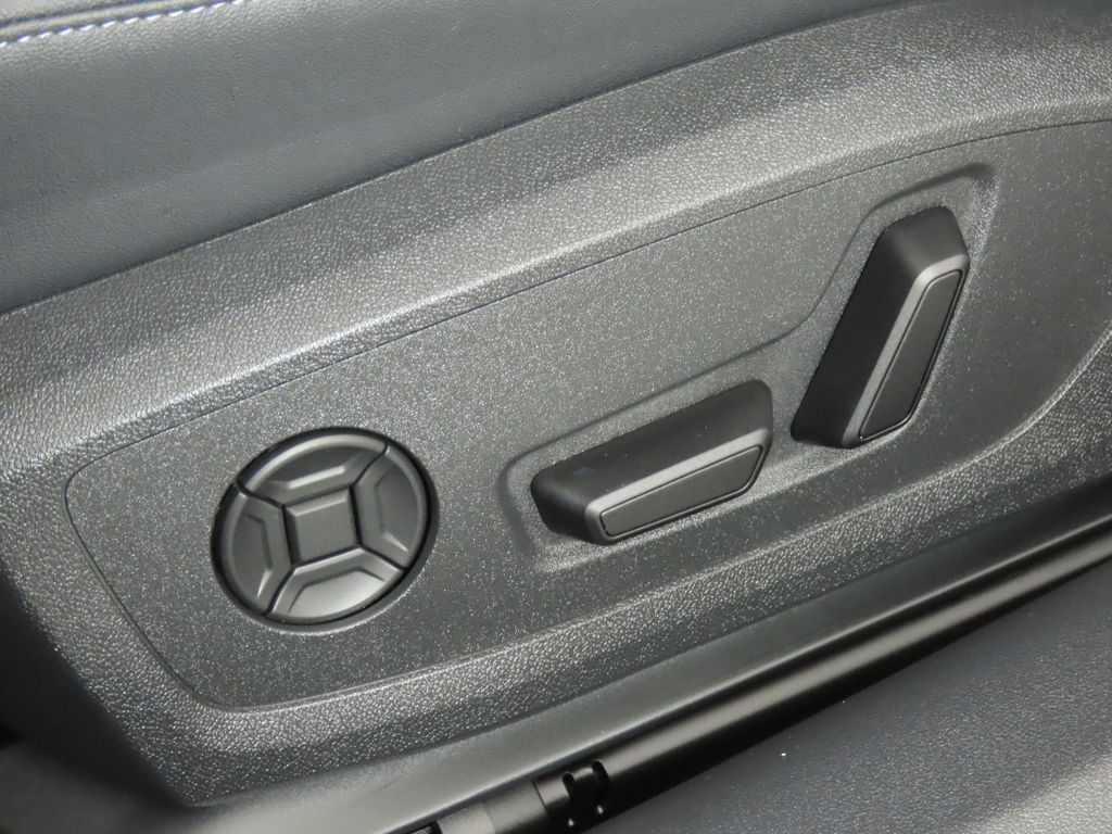 Thumbnail: 2025 Audi A5 - 32