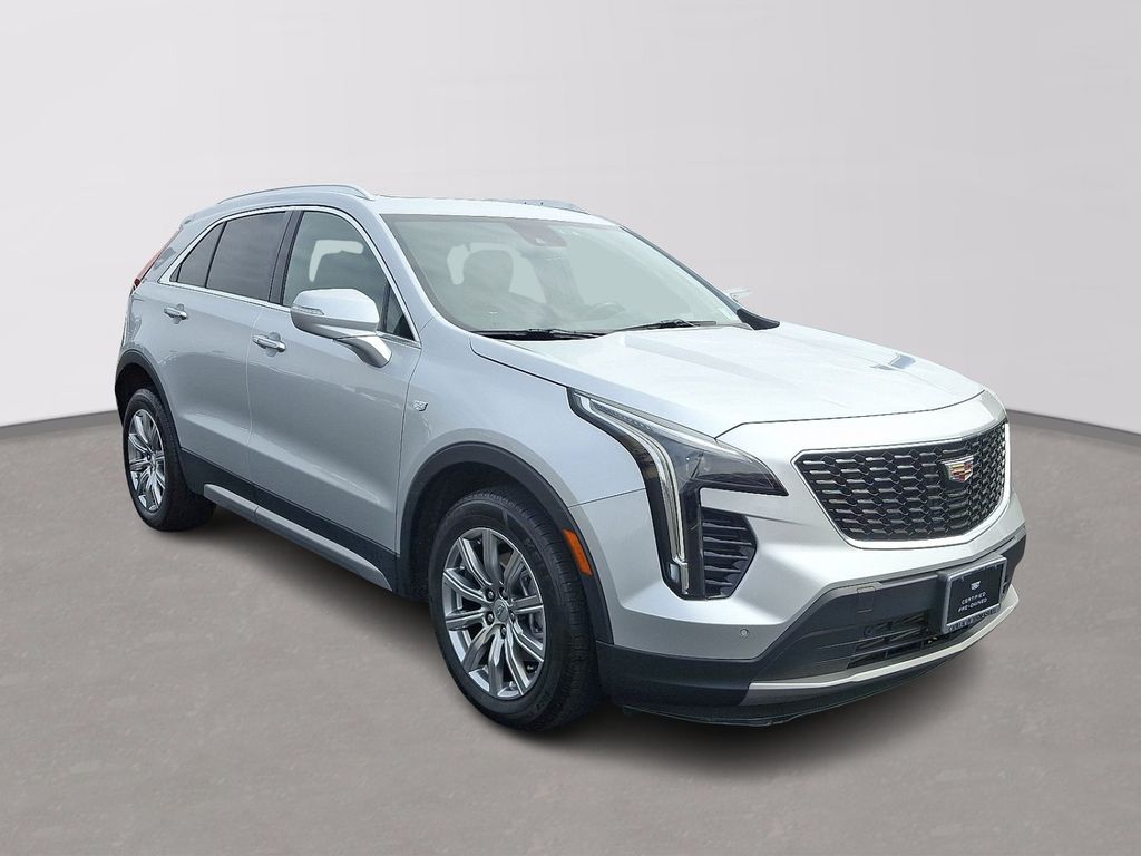Thumbnail: 2021 Cadillac XT4 - 3