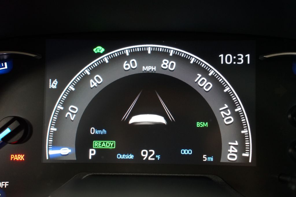 2025 Toyota RAV4 XLE 16