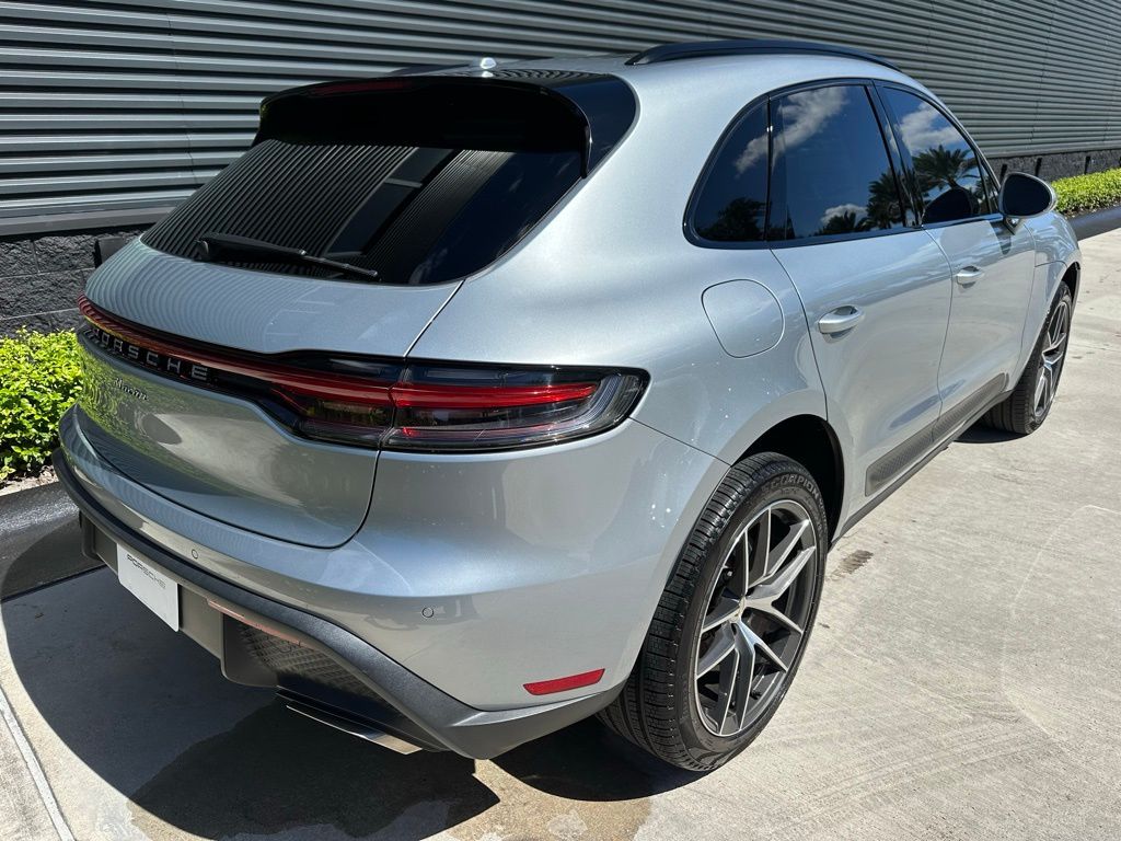Thumbnail: 2022 Porsche Macan - 9
