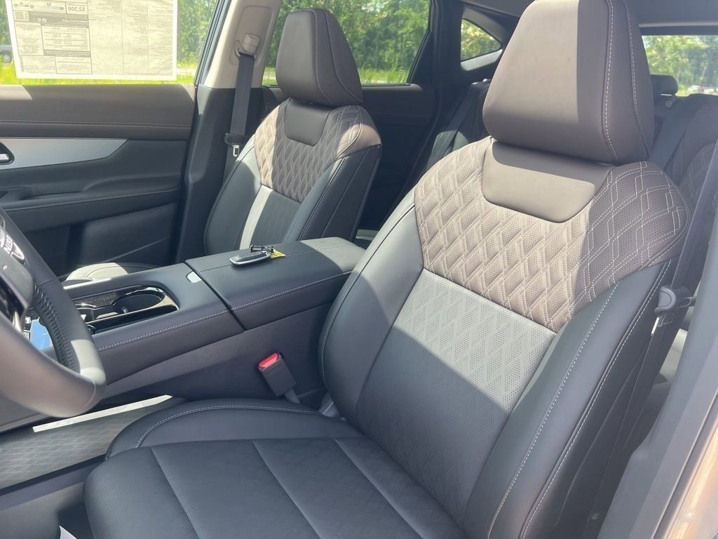 2025 Champagne Silver Metallic Nissan Murano Platinum AWD SUV