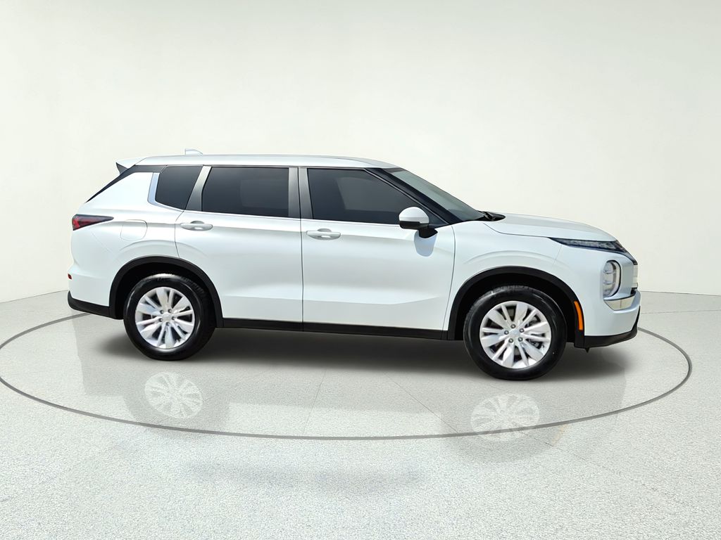 2025 Mitsubishi Outlander ES White at North Houston Mitsubishi