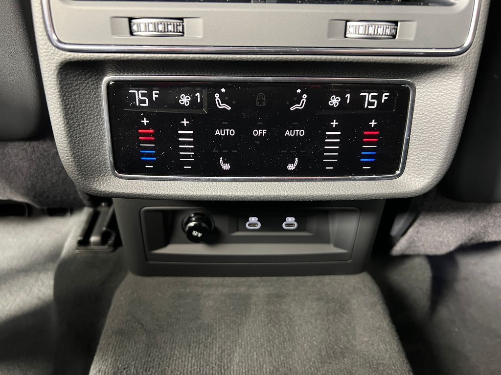 Thumbnail: 2025 Audi Q7 - 27