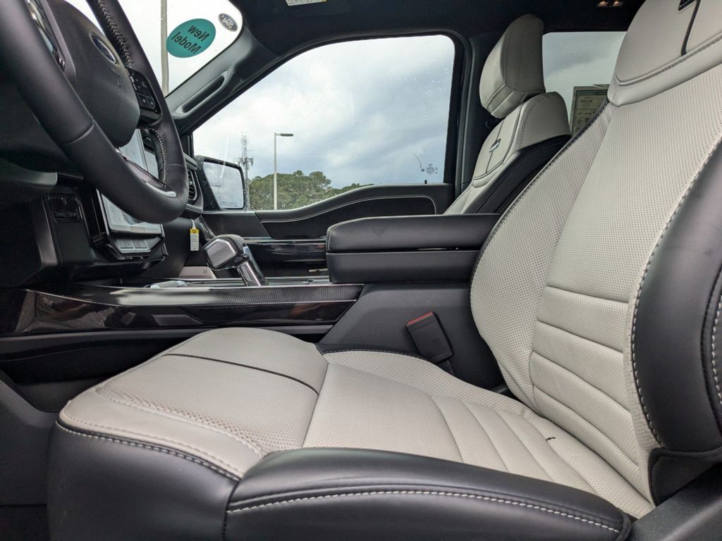 2025 Ford F-150 Lightning Platinum