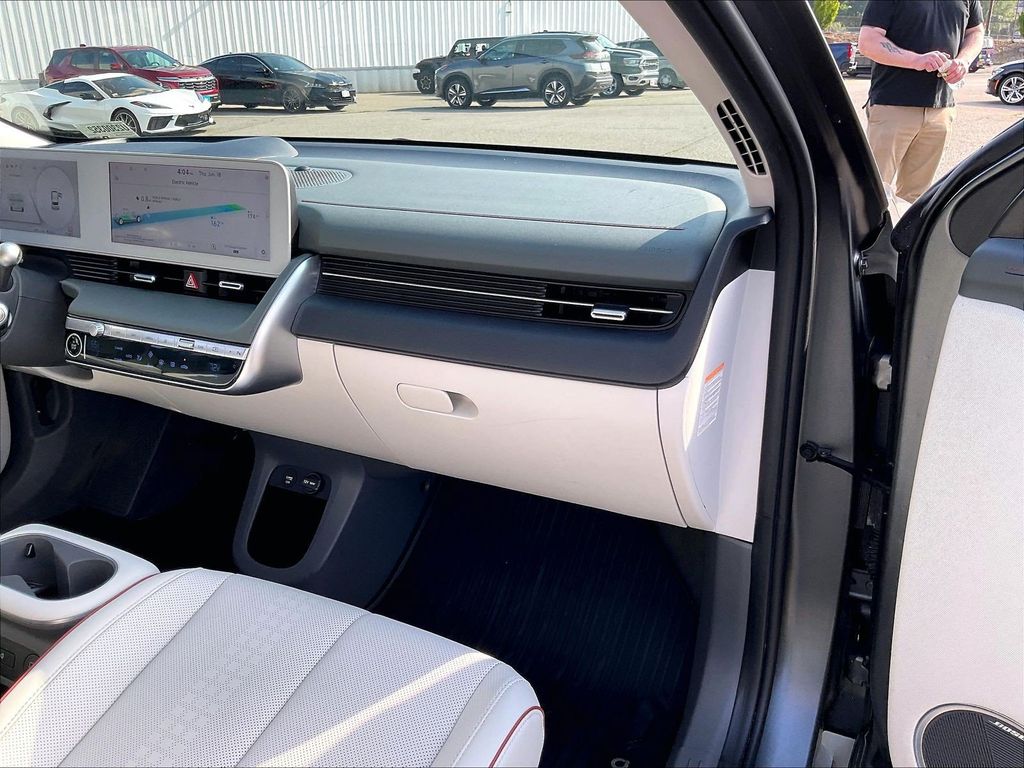2022 Hyundai IONIQ 5 — photo 13