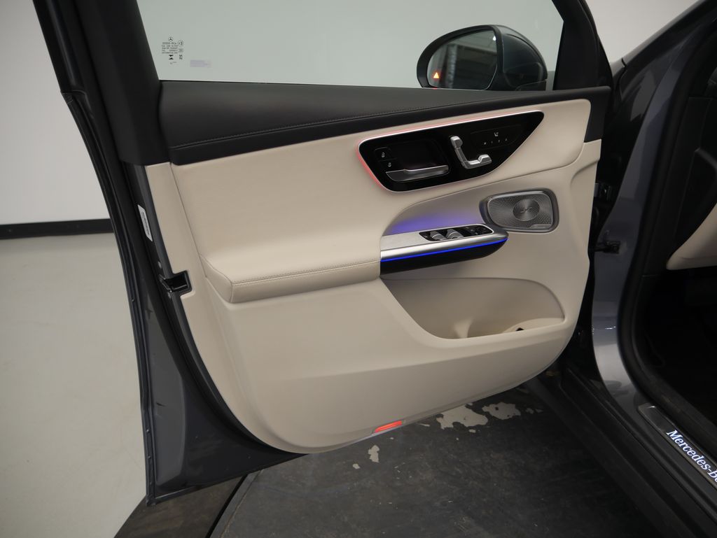 Thumbnail: 2023 Mercedes-Benz GLC - 18