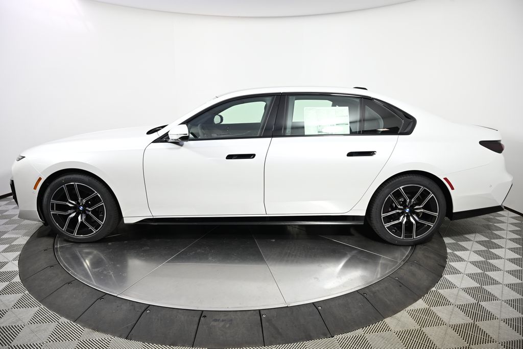 Thumbnail: 2026 BMW 7 Series - 2