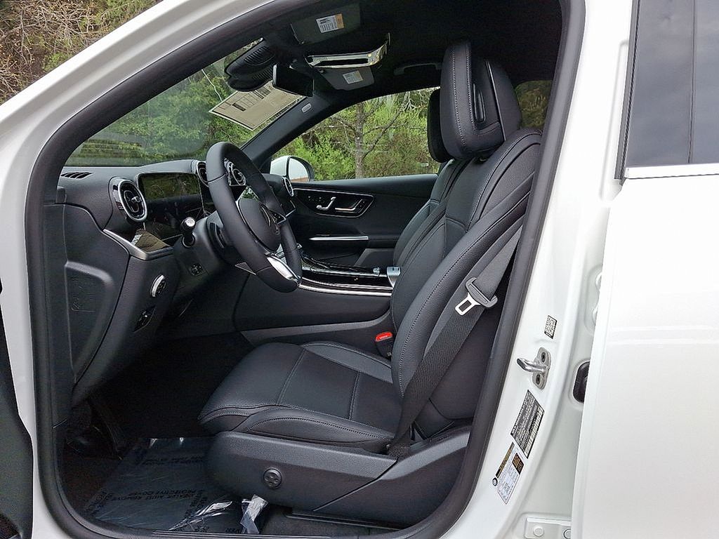 Thumbnail: 2025 Mercedes-Benz GLC - 9