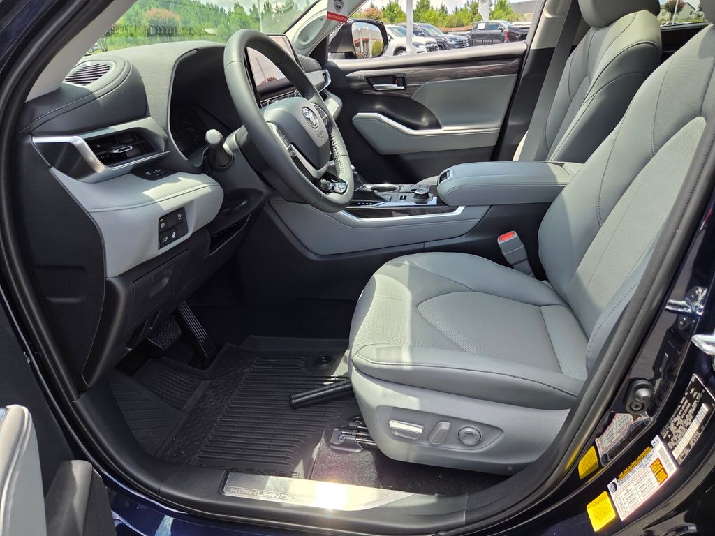 New 2026 Toyota Highlander SUV