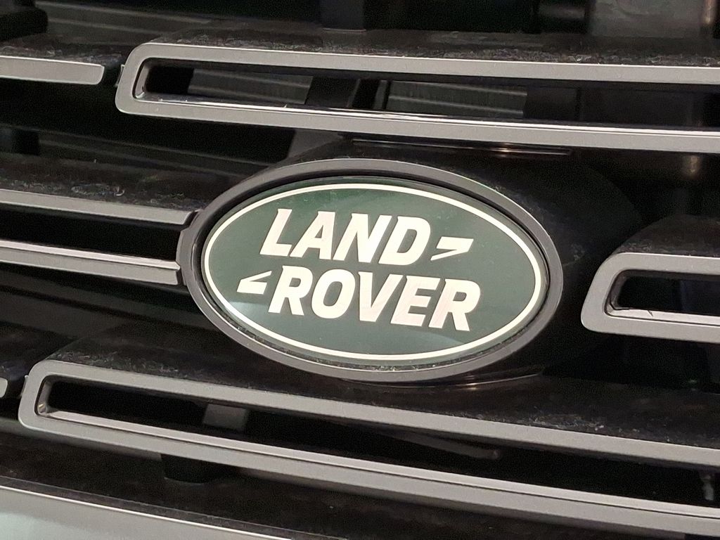 2025 Land Rover Range Rover SE 18