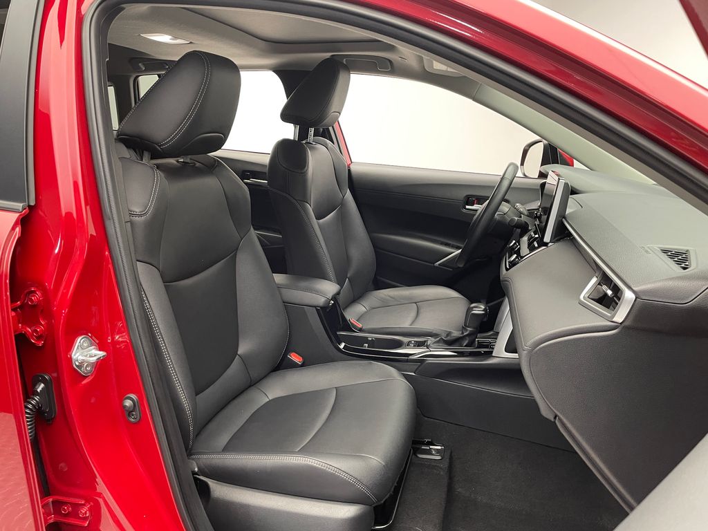 2023 Toyota Corolla Cross XLE 18