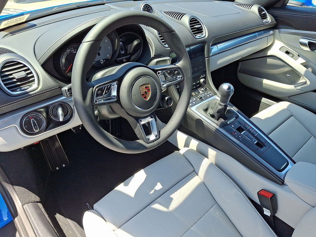 Thumbnail: 2025 Porsche 718 Boxster - 4