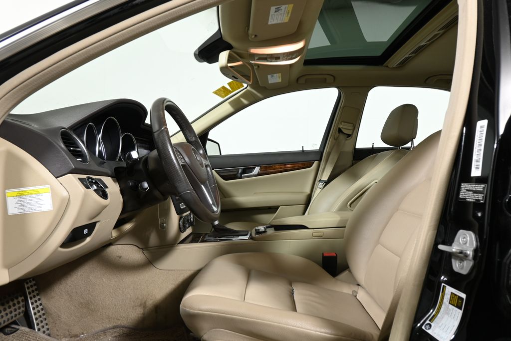 Thumbnail: 2014 Mercedes-Benz C-Class - 3