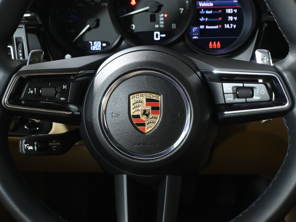 Thumbnail: 2025 Porsche Macan - 19