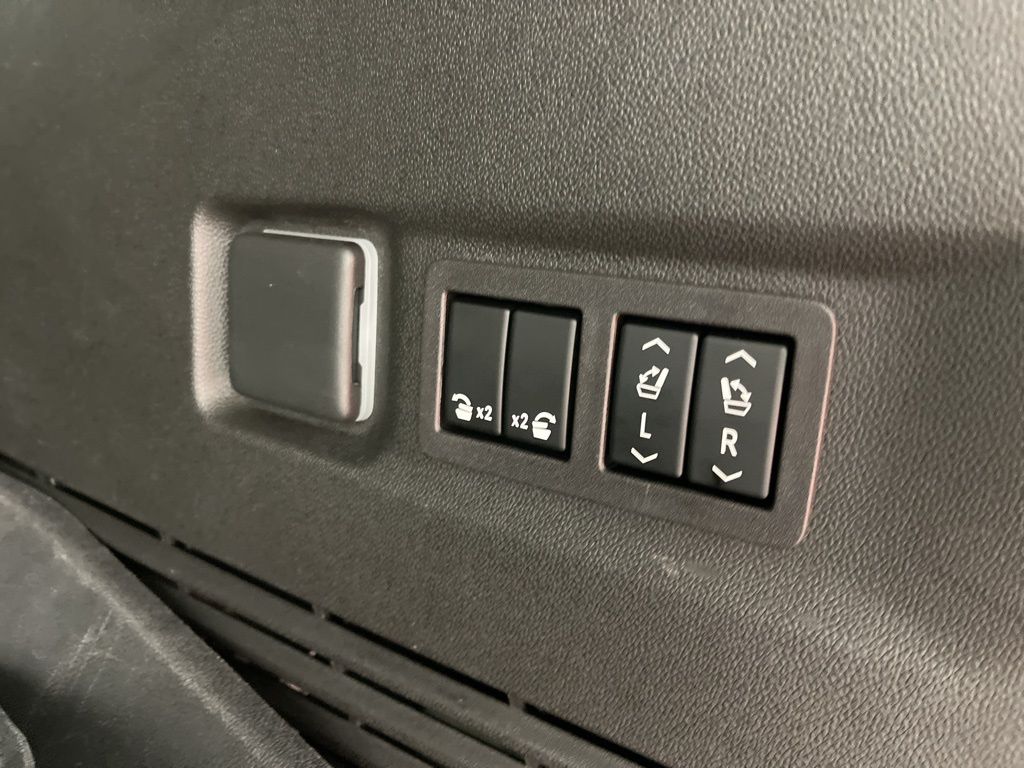 Thumbnail: 2024 Chevrolet Suburban - 22