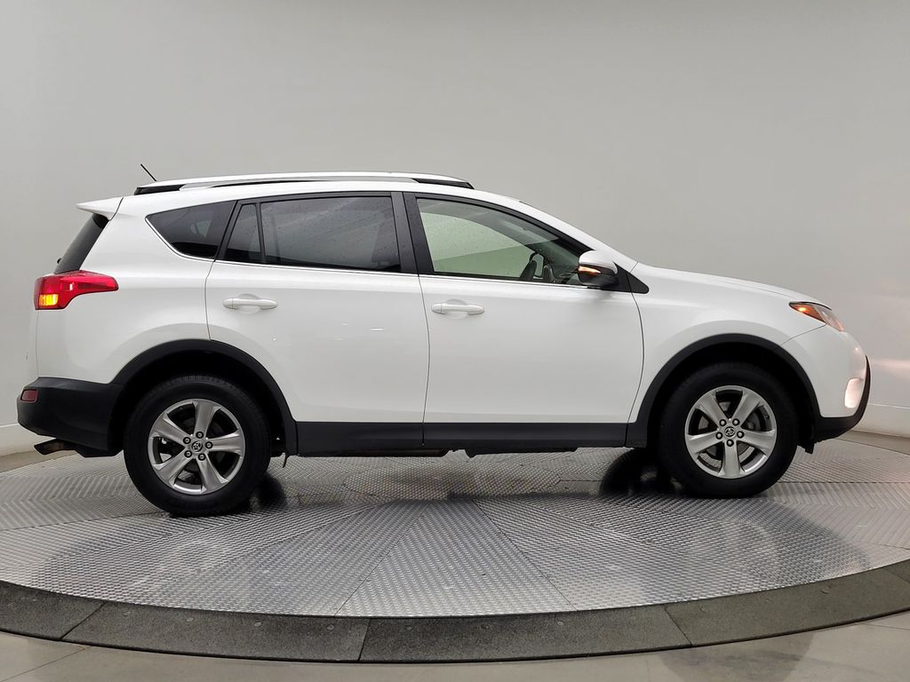 Thumbnail: 2015 Toyota RAV4 - 6