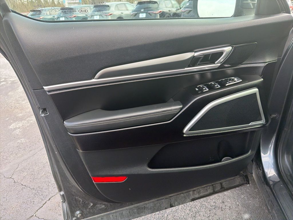 Thumbnail: 2020 Kia Telluride - 19