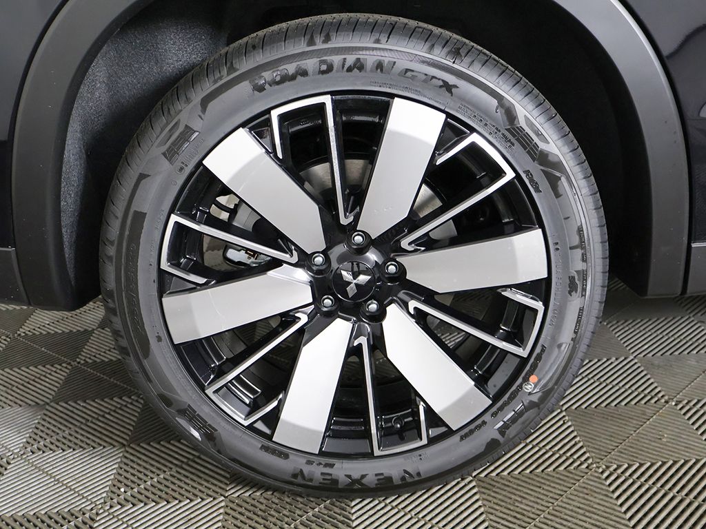 New 2026 Black Mitsubishi SE image 23