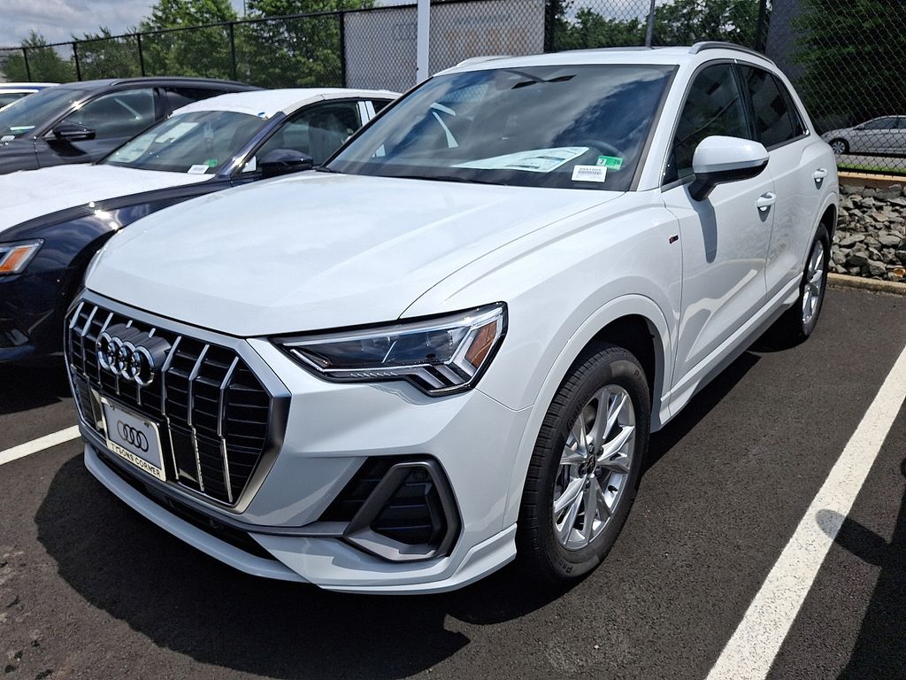 Thumbnail: 2025 Audi Q3 - 1