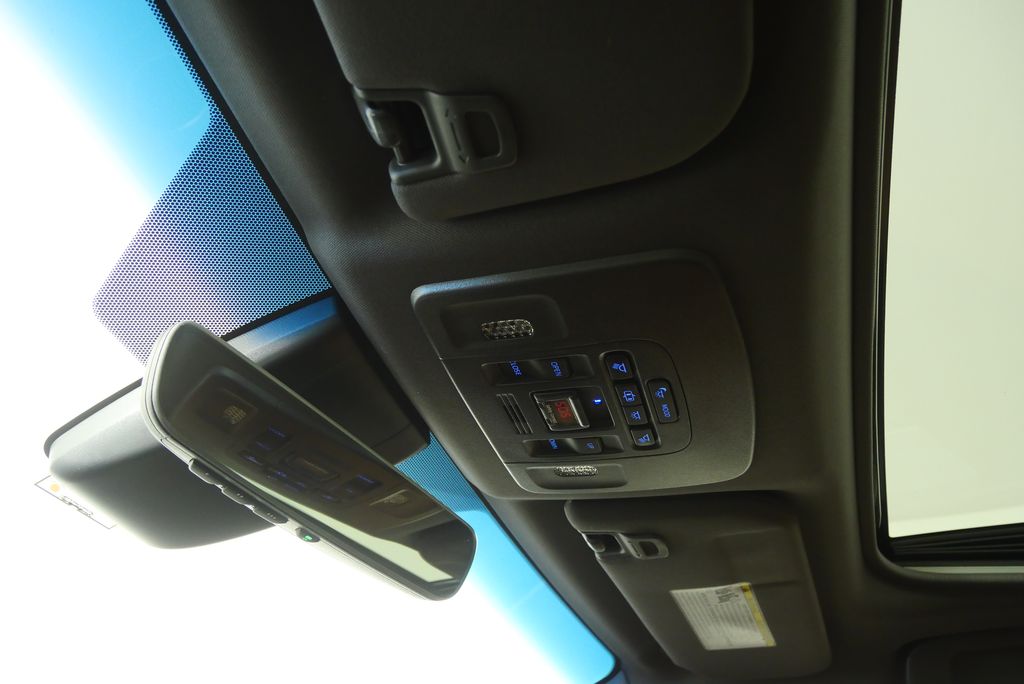 Thumbnail: 2019 Toyota Avalon - 22