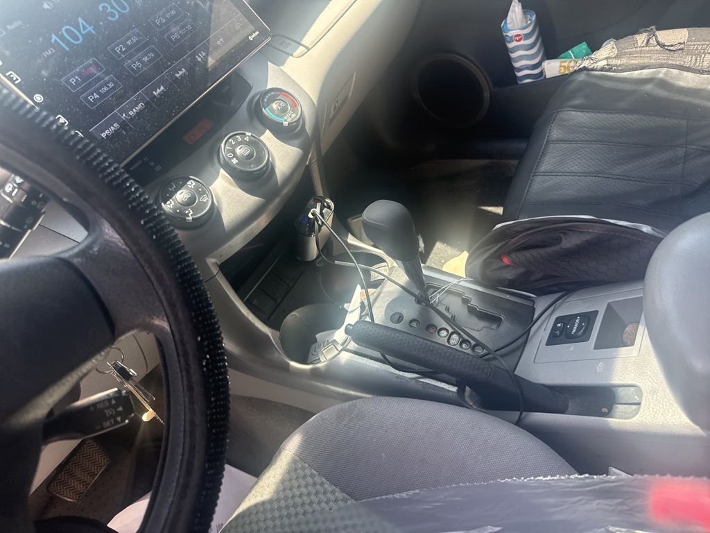 2008 Toyota RAV4  6