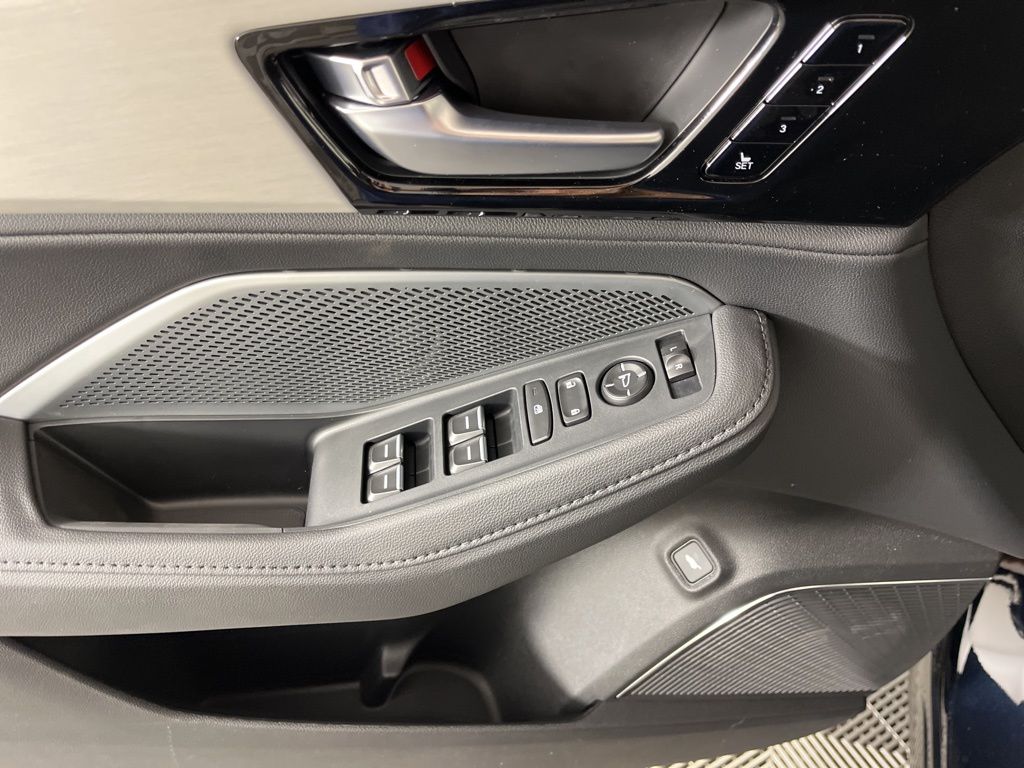 2025 Acura MDX Base 28
