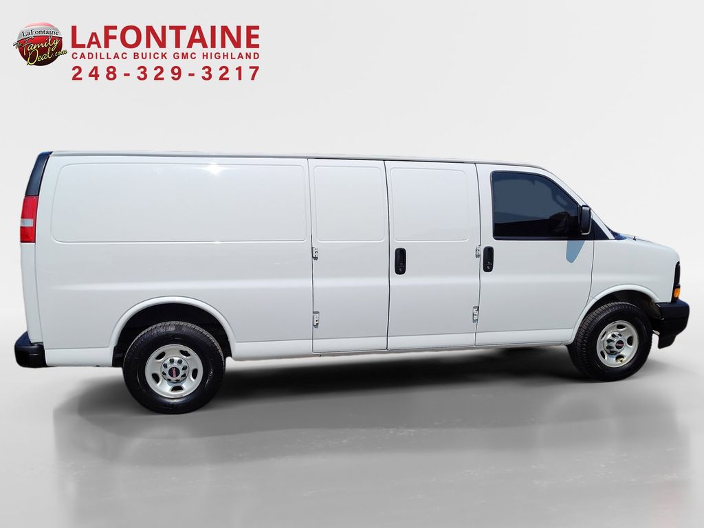 2017 GMC Savana 2500 Work Van 8