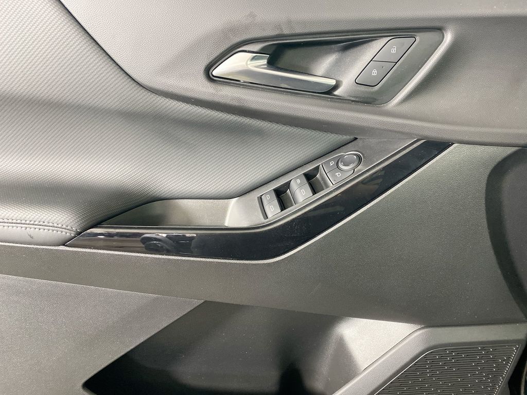 2025 Chevrolet Equinox LT photo