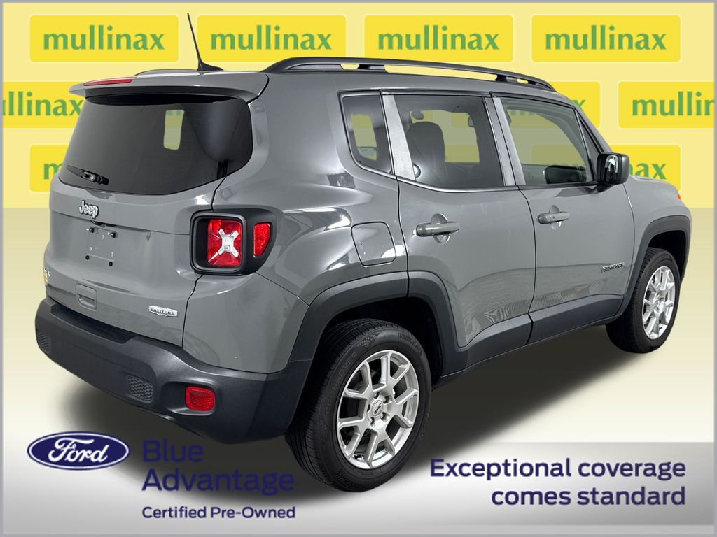 Certified Used 2022 Gray Jeep Latitude image 4