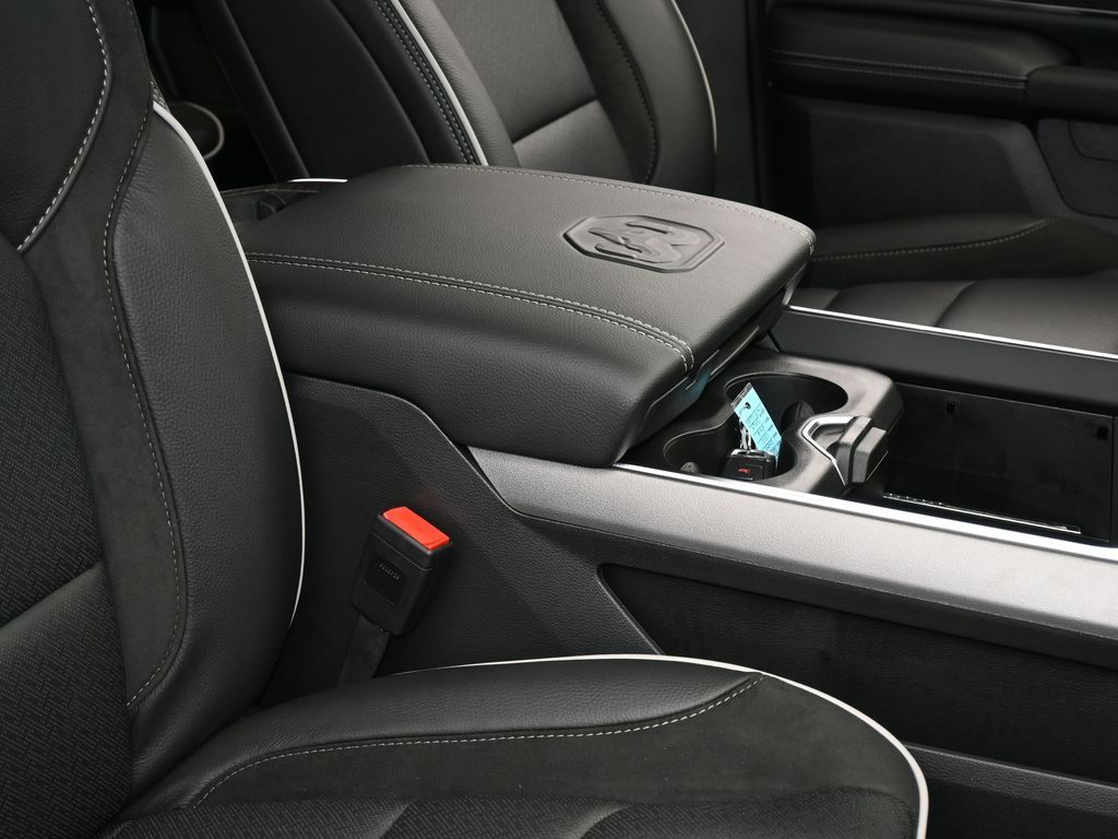 New 2026 Diamond Black Crystal Pearlcoat Ram Laramie image 43