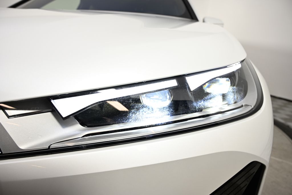 Thumbnail: 2025 BMW iX - 9