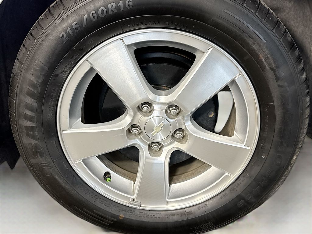 Thumbnail: 2012 Chevrolet Cruze - 30