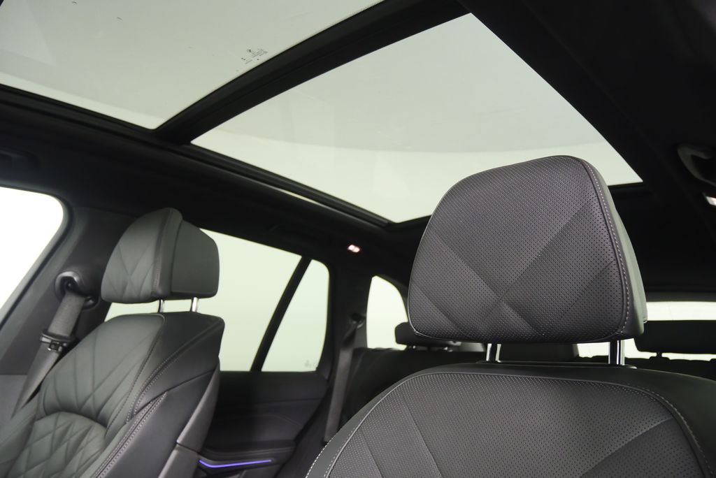 Thumbnail: 2025 BMW X5 - 11