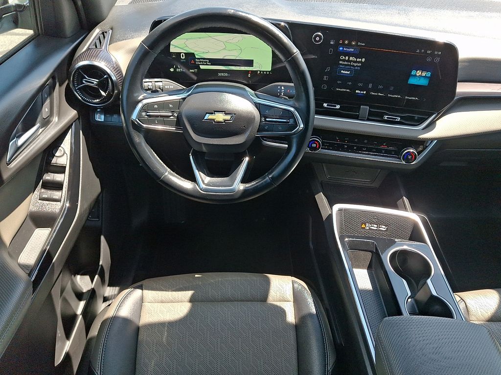 used 2025 Chevrolet Equinox car, priced at $28,394