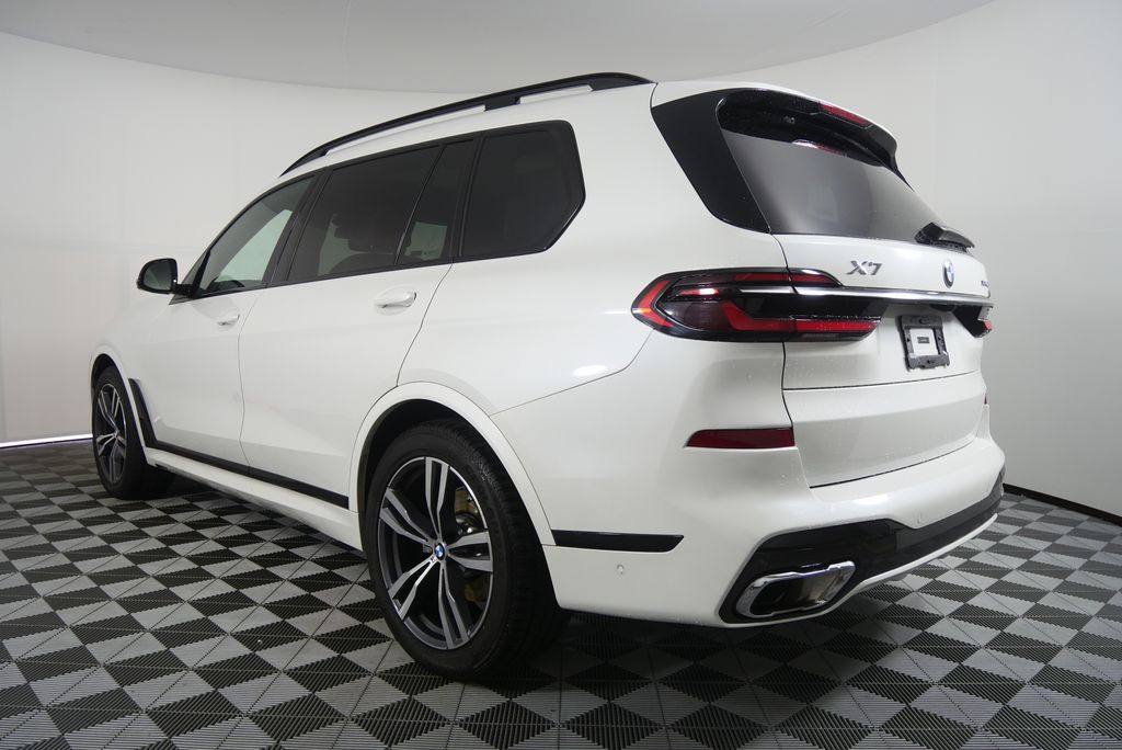 Thumbnail: 2024 BMW X7 - 5