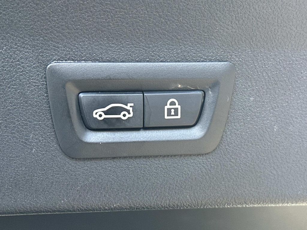 Thumbnail: 2022 BMW X4 - 27