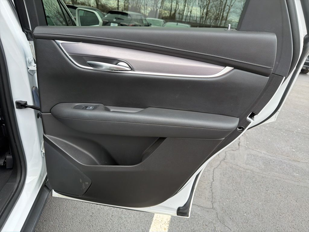 Thumbnail: 2017 Cadillac XT5 - 25