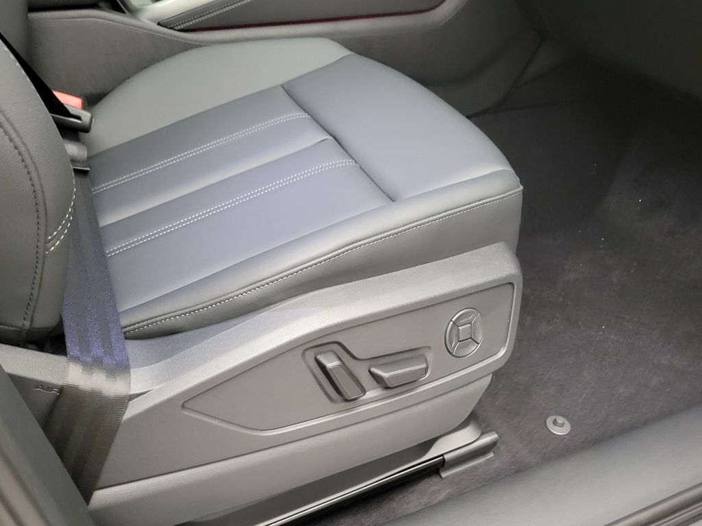 Thumbnail: 2026 Audi Q5 - 14