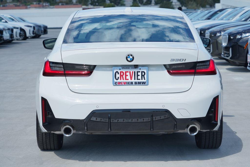 Thumbnail: 2026 BMW 3 Series - 6