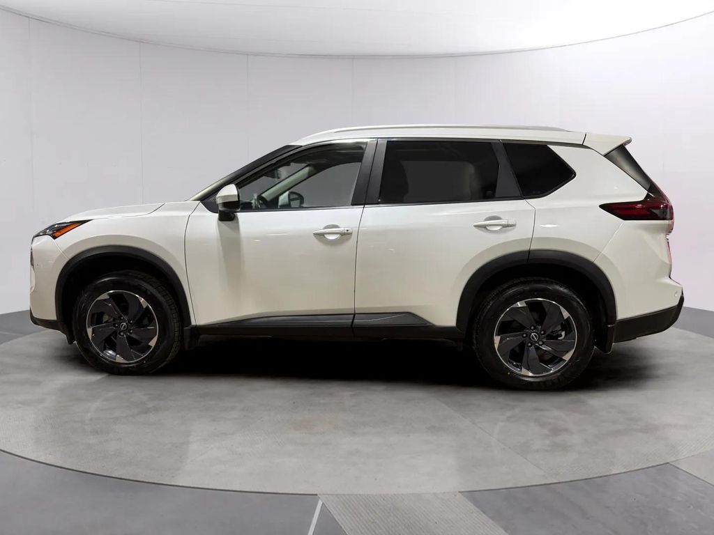Certified Used 2024 Everest White Pearl Nissan SV image 6