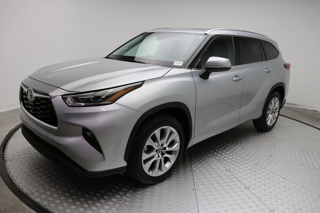 2021 Toyota Highlander Limited Hero Image