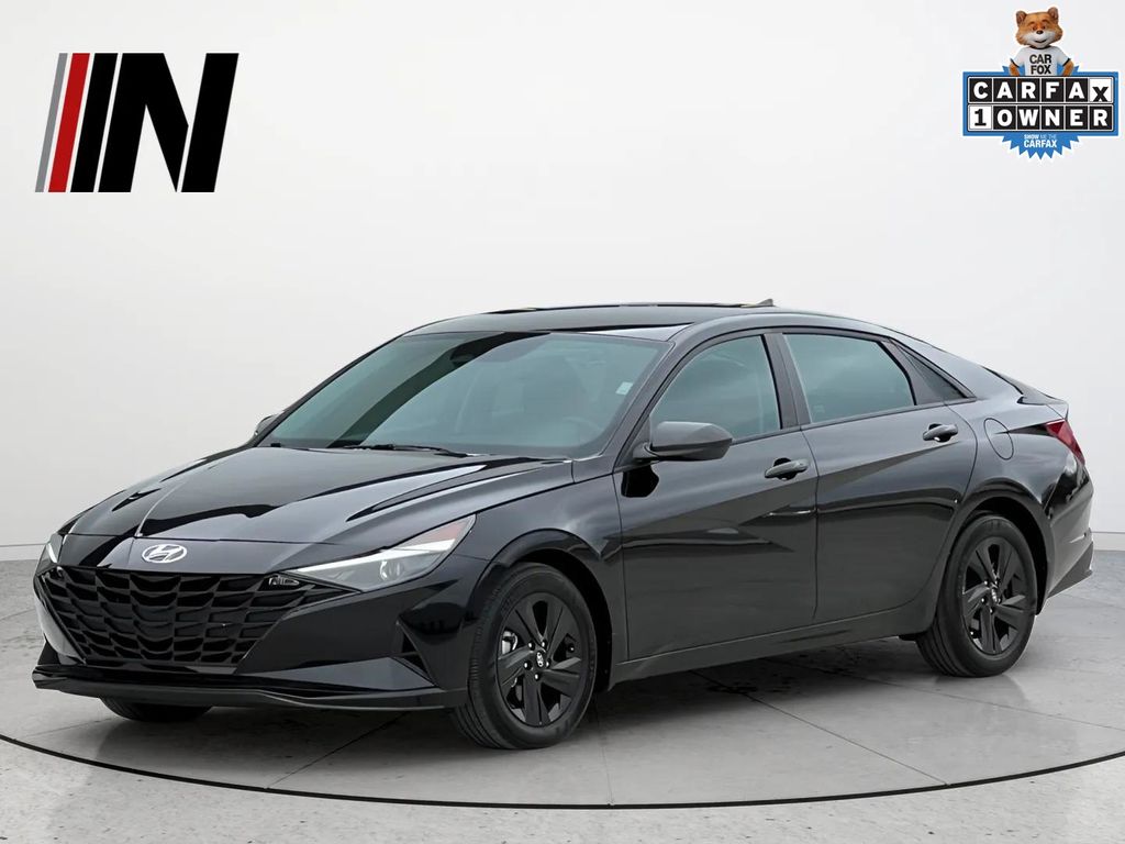 2023 Hyundai Elantra SEL FWD